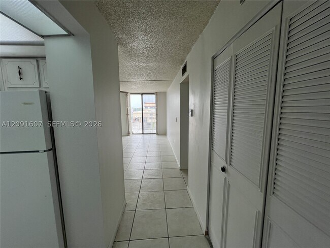Building Photo - 920 NE 169th St