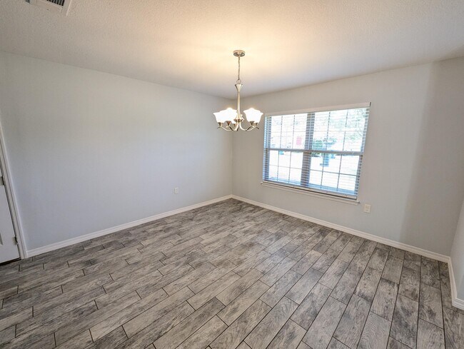 Building Photo - 105 Marquette Pl