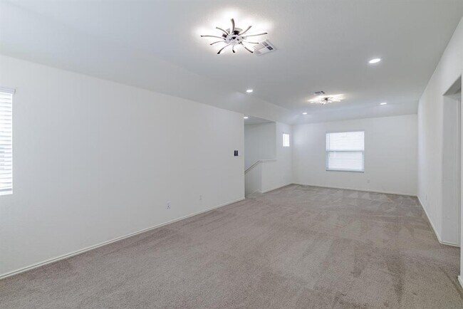 Building Photo - 149 Wind Flower Ln