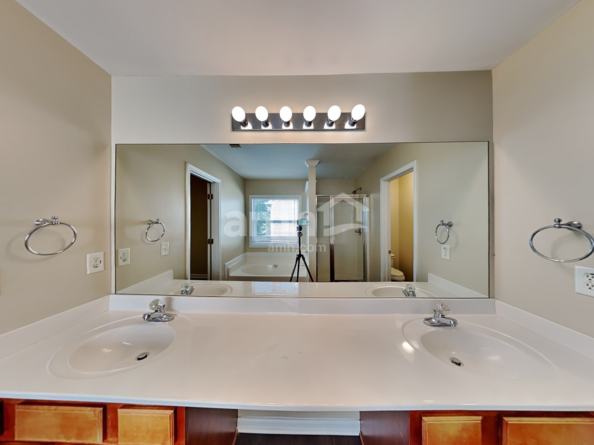 Building Photo - 2551 Fieldview Way