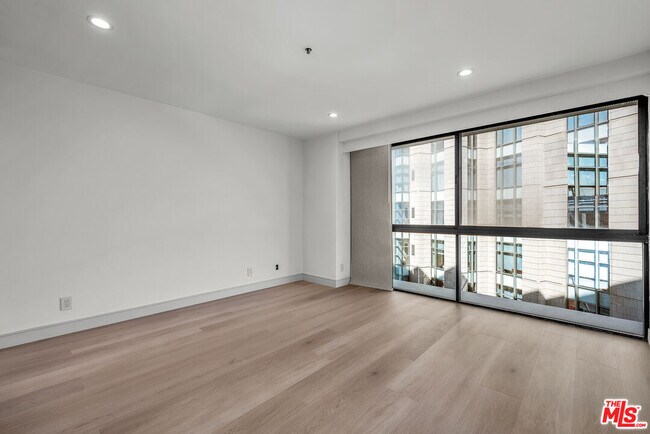 Building Photo - 10790 Wilshire Blvd