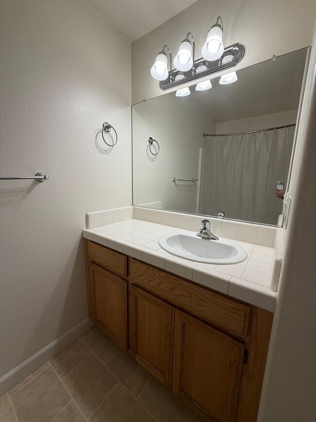 Building Photo - Downtown Templeton (3/2) - Must See!!