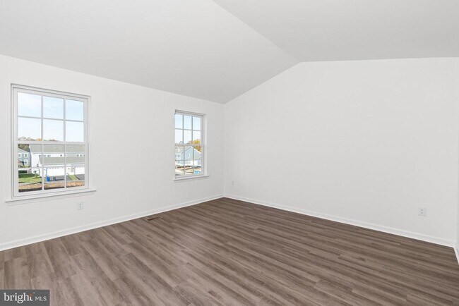 Building Photo - 984 Lorewood Grove Rd