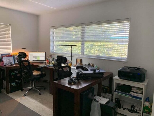 Building Photo - 3230 Aqua Vista Dr