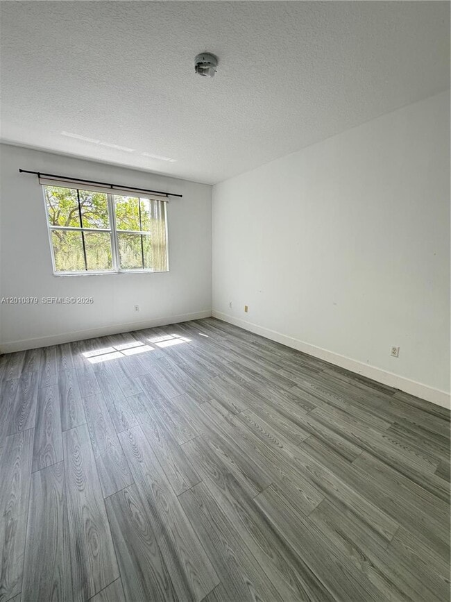 Building Photo - 4939 N Harbor Isles Dr