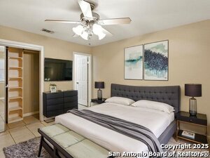 Building Photo - 661 Floral Cir