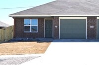 Building Photo - 1007 Cline Dr