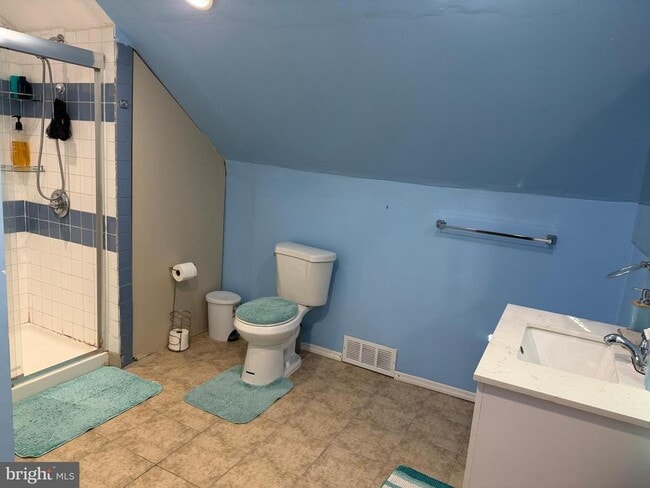 Building Photo - 127 Dory Ct