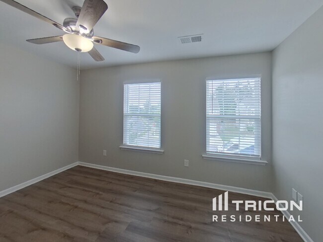Building Photo - 941 Lynnview Ct