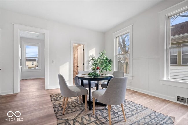 Building Photo - 1741 S State Ave