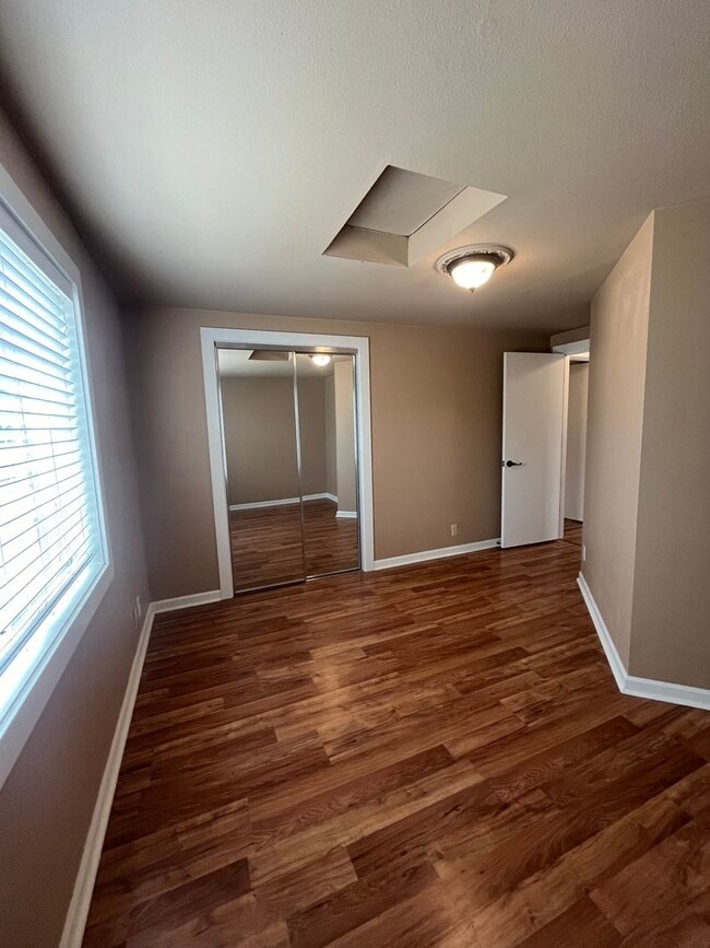 Building Photo - 2-Bedroom 1-Bathroom unit W/ private deck and yard