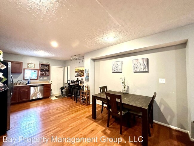 Building Photo - 3 br, 2 bath House - 1123 Race Street