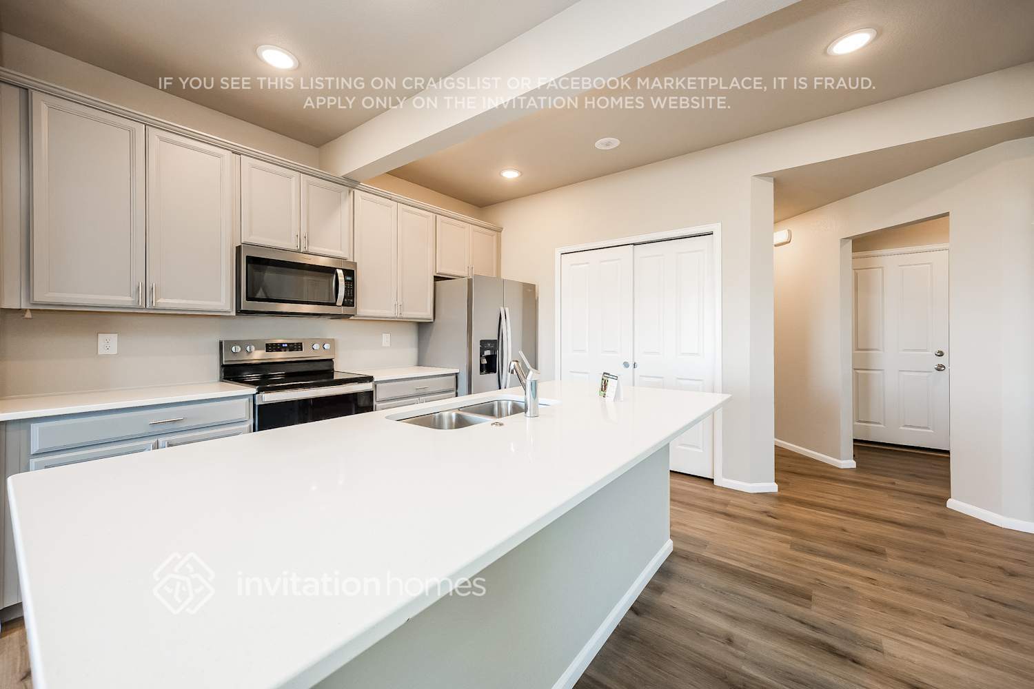 Building Photo - 11137 House Finch Ln