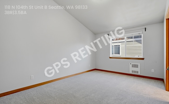 Building Photo - 118 N 104th St