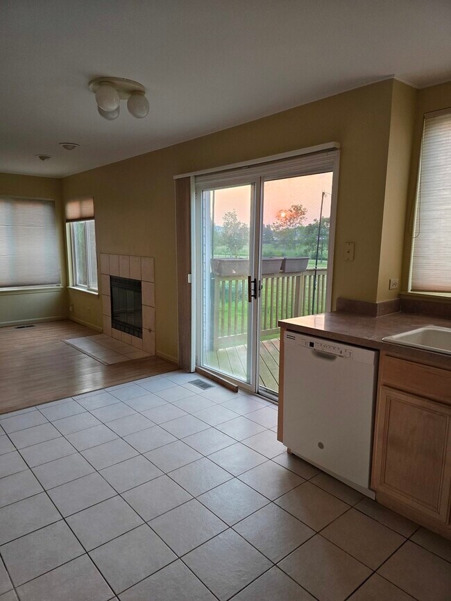 Building Photo - 2135 Feldott Ln