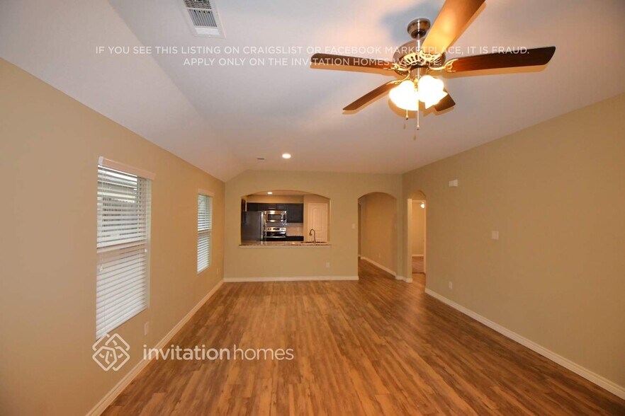 Building Photo - 111 E Kirnwood Dr