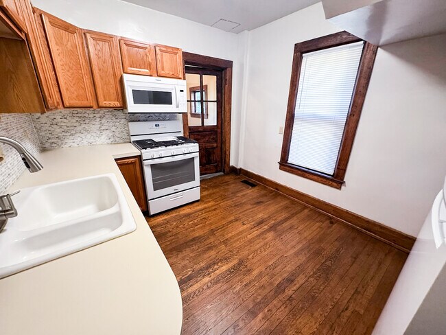 Building Photo - 307 Cascadilla St