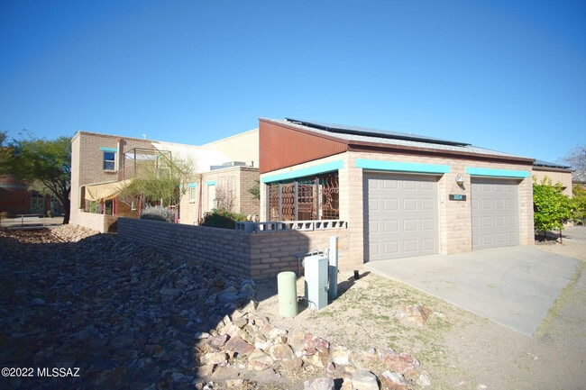 Building Photo - 10514 E Seven Generations Way