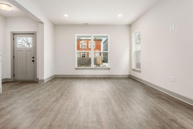 Building Photo - 93 N Princeton Ave