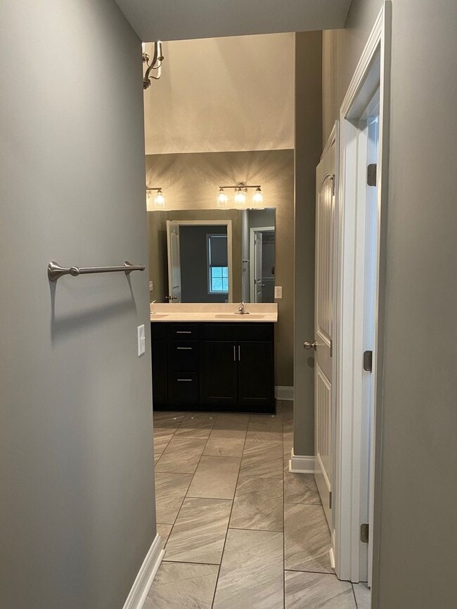 Building Photo - Beautiful Home Built in 2019!!  Open Floor Plan with 3 Bed/2.5 Bath and 2 Car garage, Fenced yard!