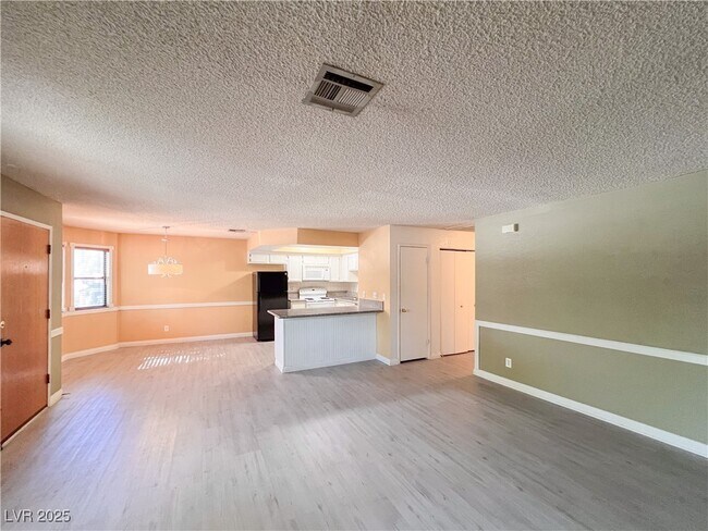 Building Photo - 2700 Baycliff Ct