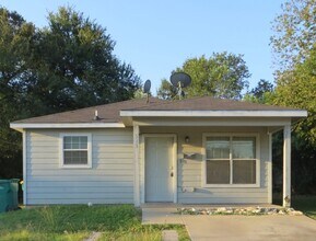 Building Photo - This home is waiting for YOU!
