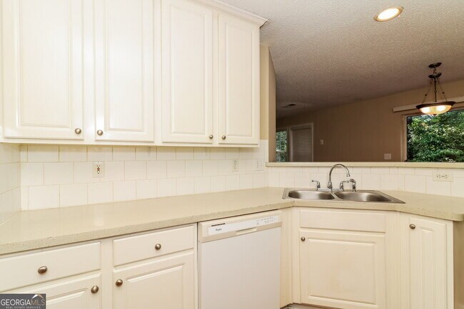 Building Photo - 5804 Tree Fern Ct