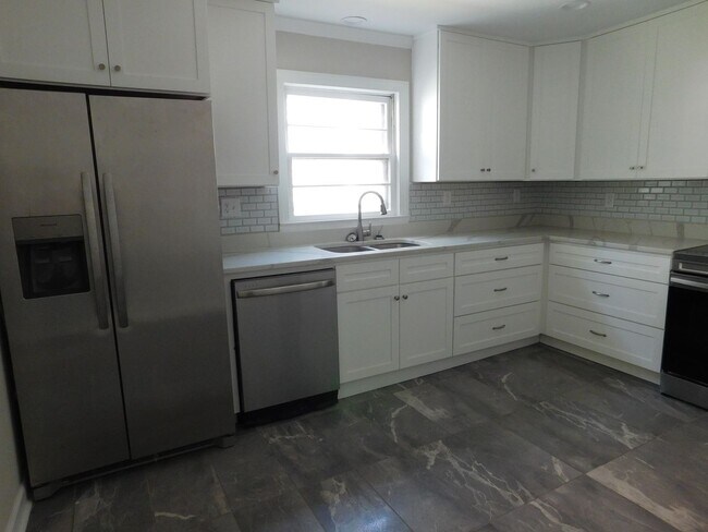 Building Photo - 304 Avenue A