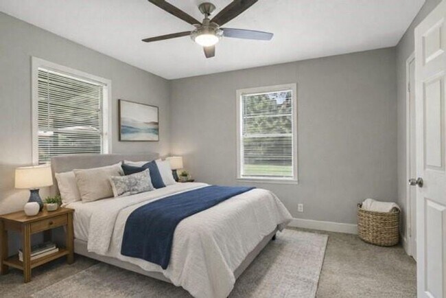 Building Photo - 3 bedroom - 2 bath. New paint, new plumbing and lighting fixtures, new bath vanities, new floorin...