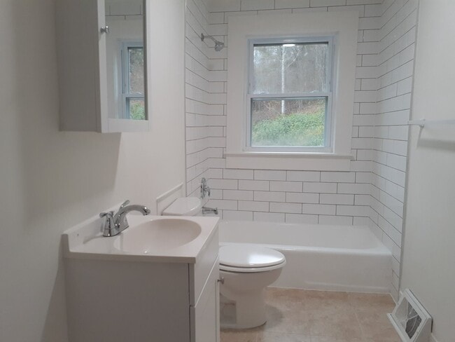 Building Photo - 48 Marcellas Ln