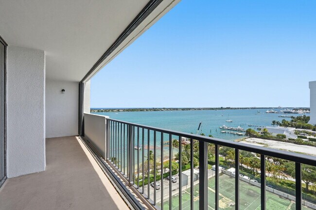 Building Photo - 5600 N Flagler Dr