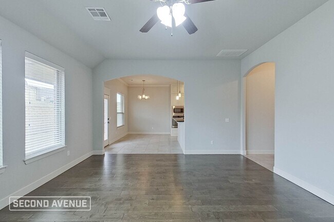 Building Photo - LIMITED TIME: $998 off second month’s rent...