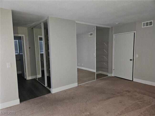 Building Photo - 6764 Groveview Ln