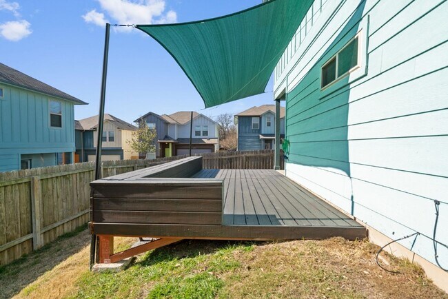 Building Photo - 5804 Loblolly Ln