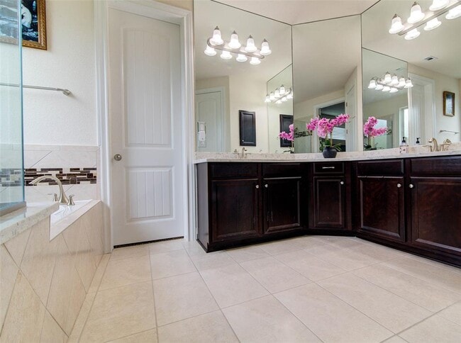 Building Photo - 15621 Cabrillo Way