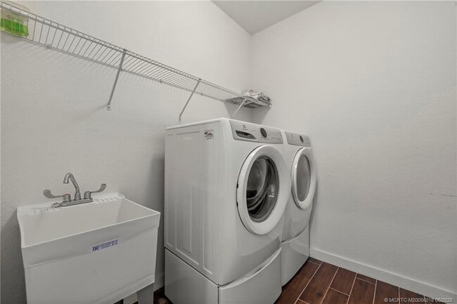 Building Photo - 7461 SW Harbor Cove Dr