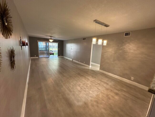Building Photo - 2201 Lucaya Bend