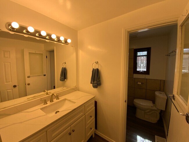 Building Photo - 3 Bedroom Single Story Home Available Near...