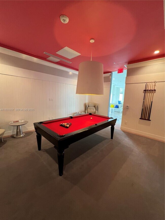 Building Photo - 2000 Metropica Wy