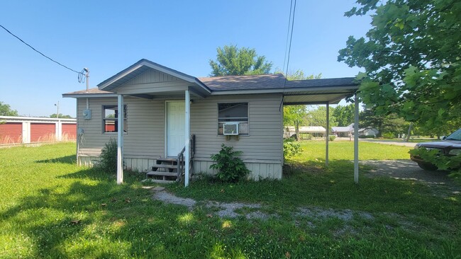 Primary Photo - 3 Bedroom/ 1 Bathroom House in Cave City