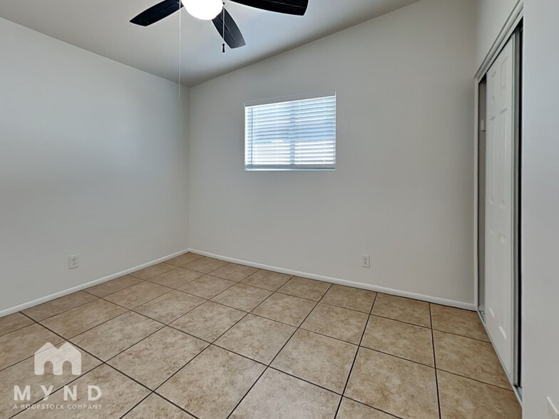 Building Photo - 10435 N 11th Ave