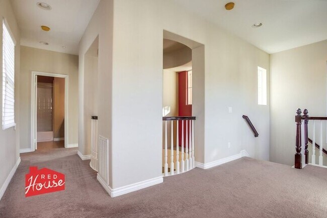 Building Photo - 2711 Ascot Ave
