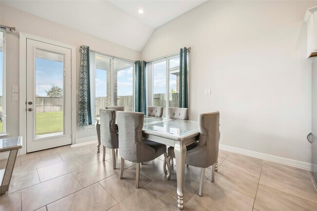 Building Photo - 24023 Lake Molveno Dr