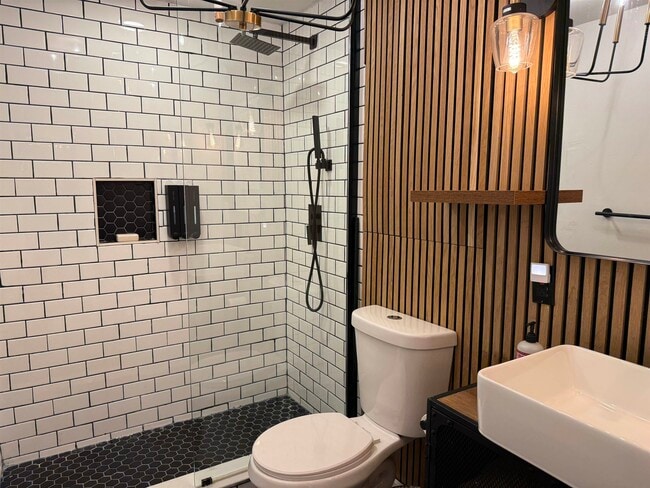 Building Photo - 42 Willow Wood Ct