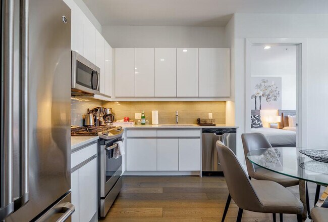 Building Photo - 1414 Grand St