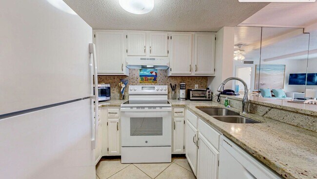 Building Photo - 880-A1a A1A Beach Blvd