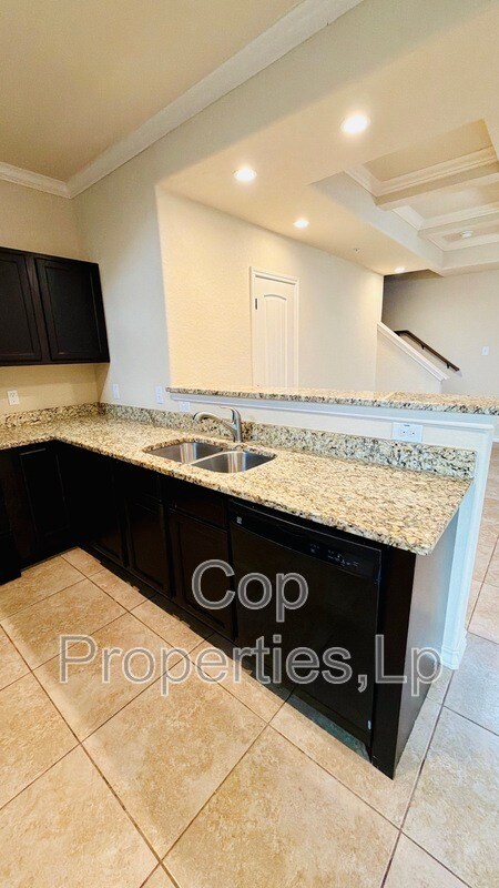 Building Photo - 7102 Micayla Cv