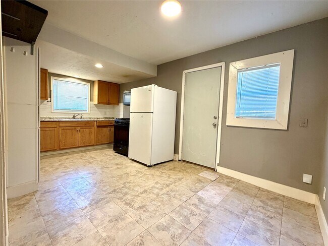 Building Photo - 4727 Eppes St