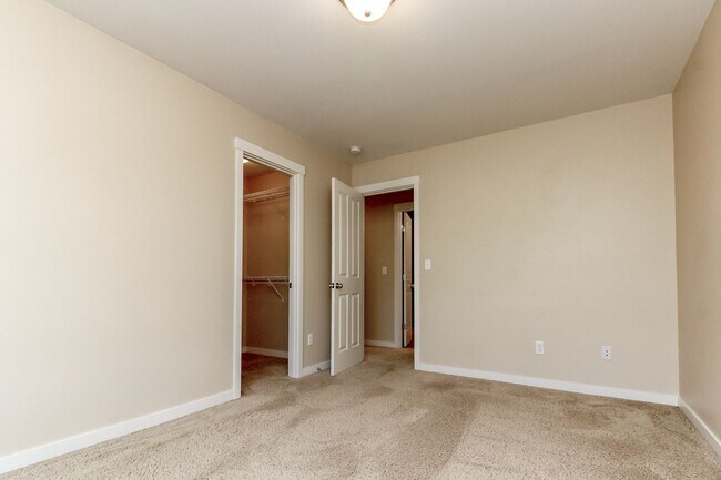 Building Photo - Beautiful Bell Hill Home in DuPont