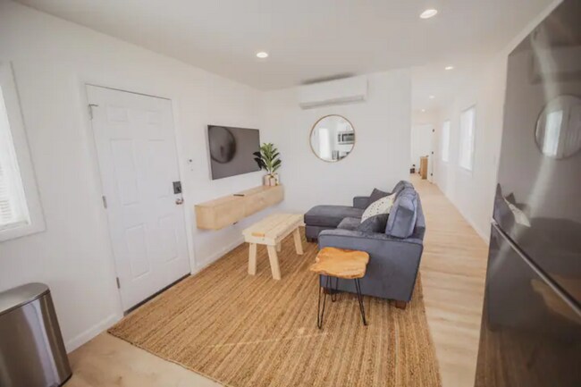 Building Photo - 104 Northside Dr